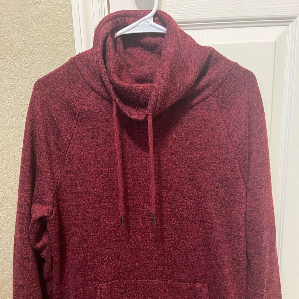 Pre-owned Express sweater. Size M